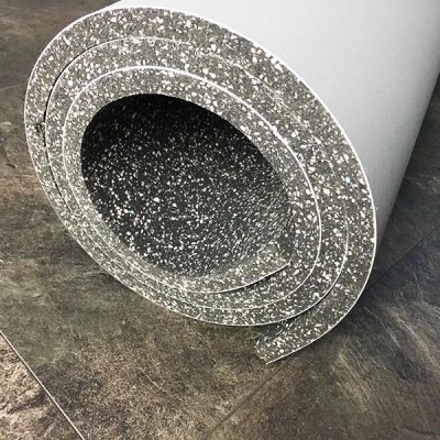 Fitnessmatte Test Pallid Falcon zusammengerollt