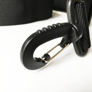 Dry Bag Test - wasserdichter Packsack DoYourOutdoor 10 Liter Schwarz Verbindungskarabiner