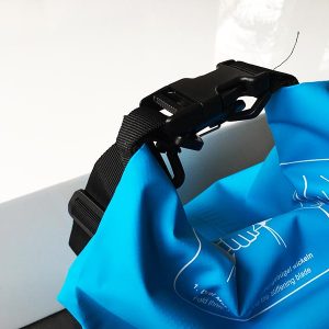 Dry Bag Test - wasserdichter Packsack DoYourOutdoor 5 Liter blau festgeschnallt